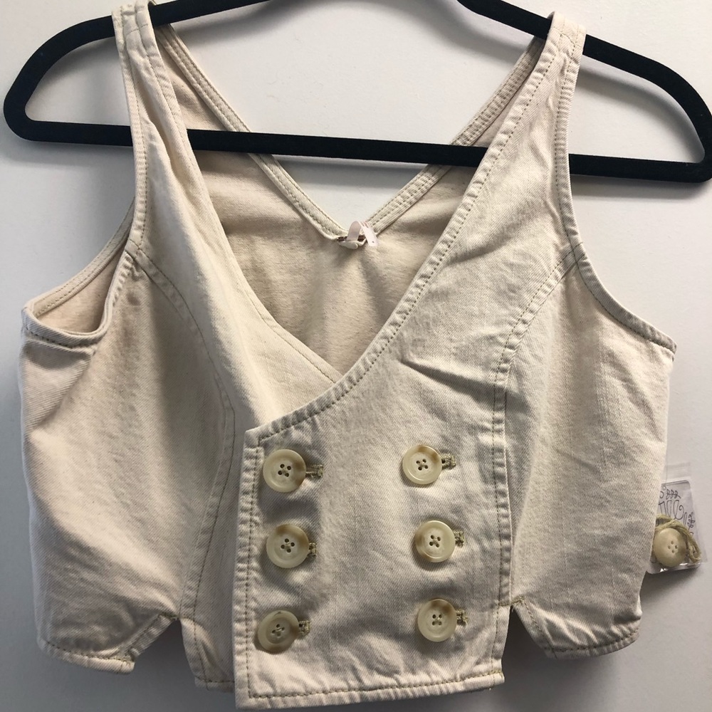 Cropped vest